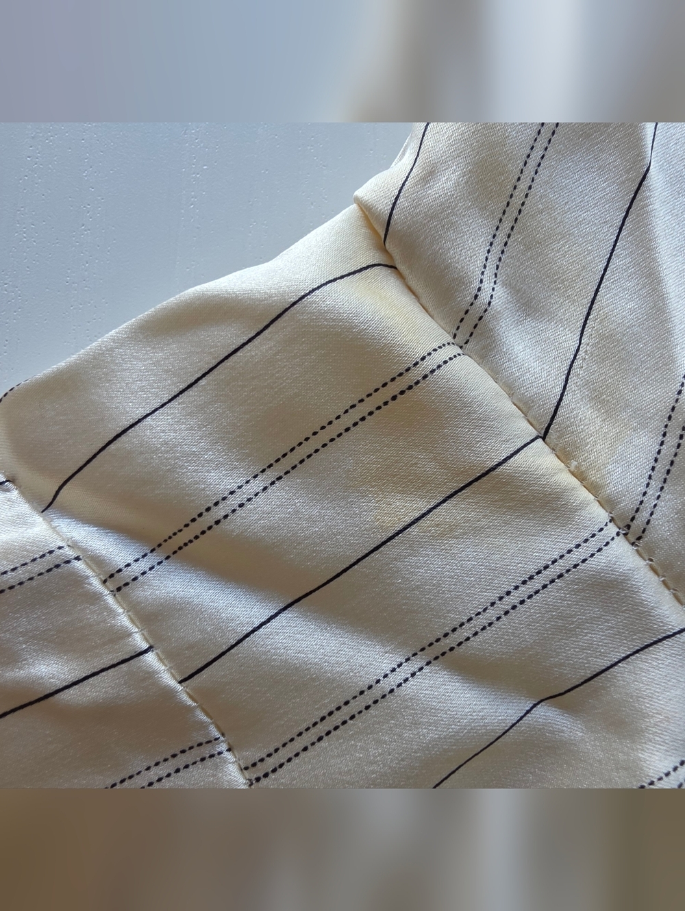 Kate Hill Women's 100% Silk Cream Striped Button Up Shirt ~ Size 10 Petite - Picture 9 of 11